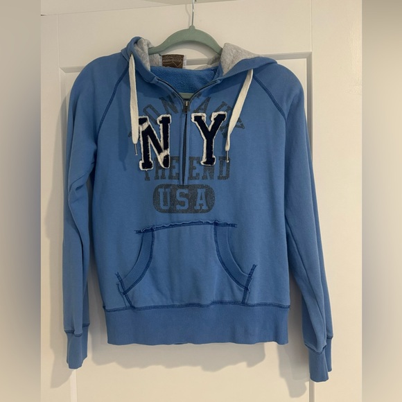 Montauk cothing co Tops - Sweatshirt w/hoddie